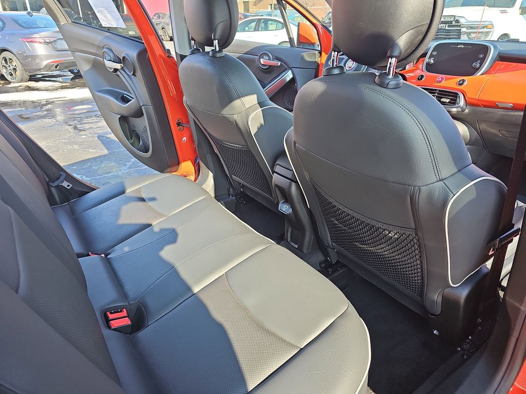 2020 FIAT 500X - Image 11