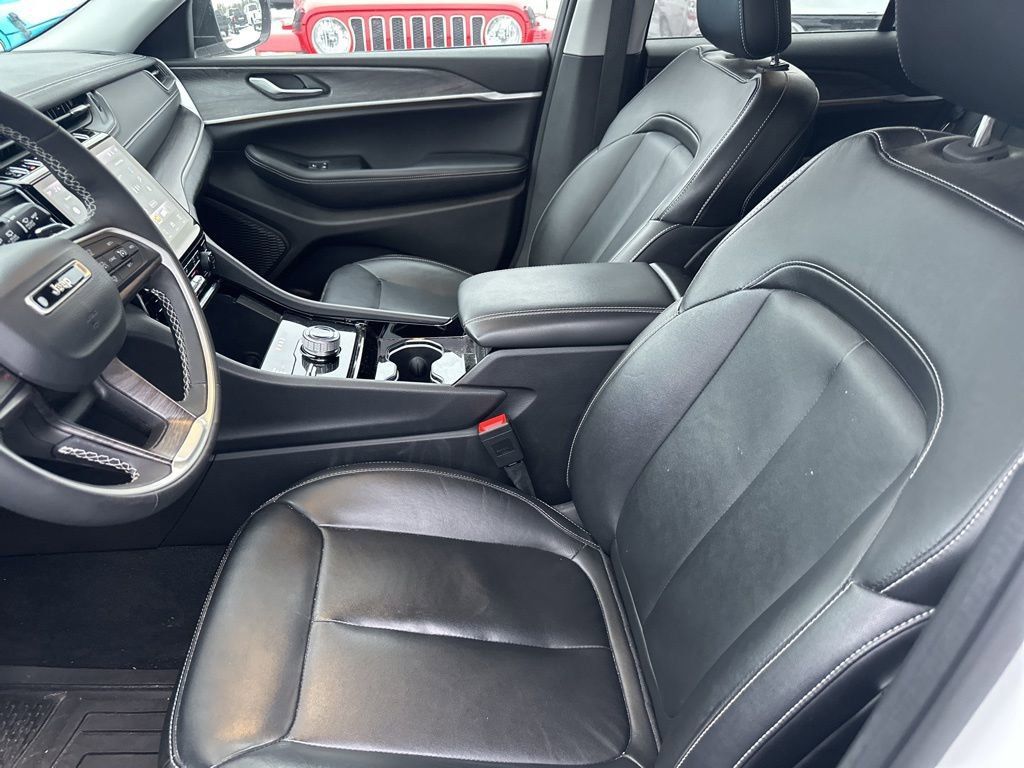 2023 JEEP GRAND CHEROKEE - Image 9