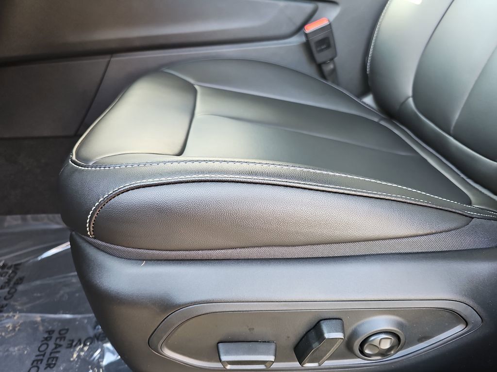 2025 JEEP GRAND CHEROKEE - Image 29