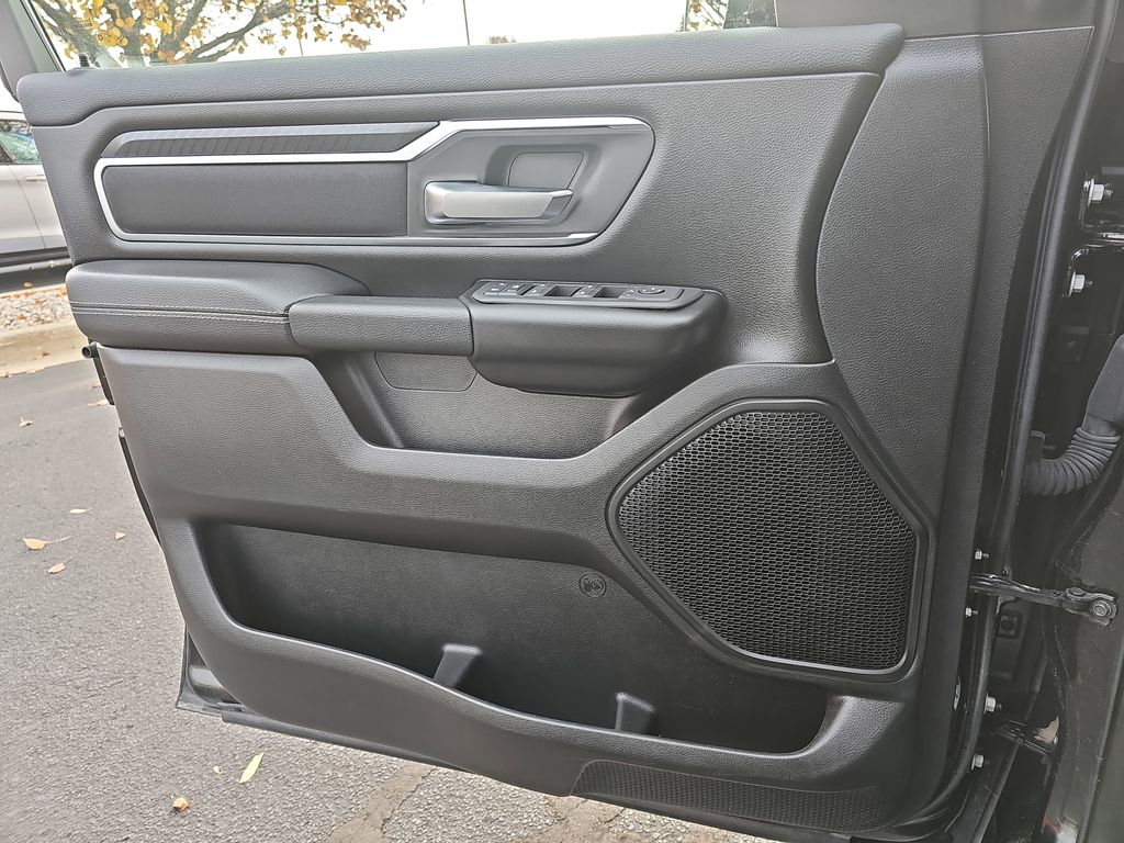 2025 RAM 1500 - Image 24