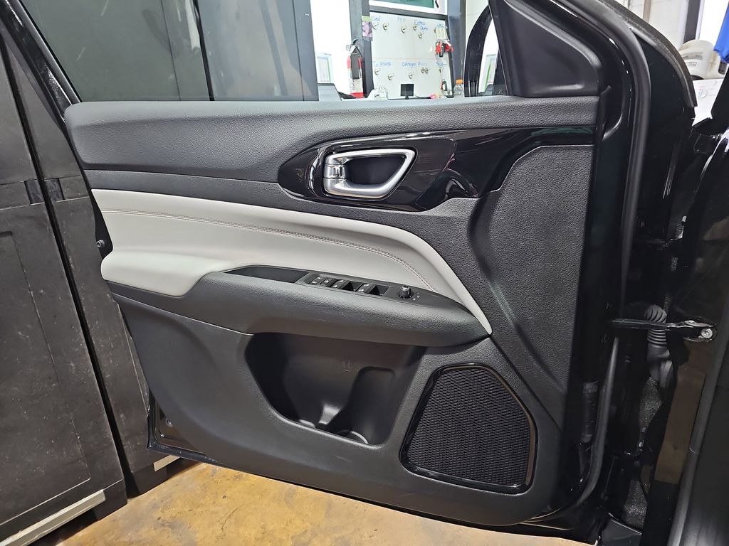 2023 JEEP COMPASS - Image 24