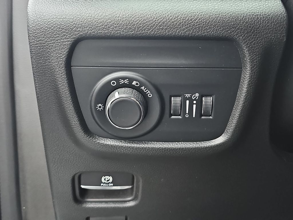 2023 JEEP GRAND CHEROKEE L - Image 28