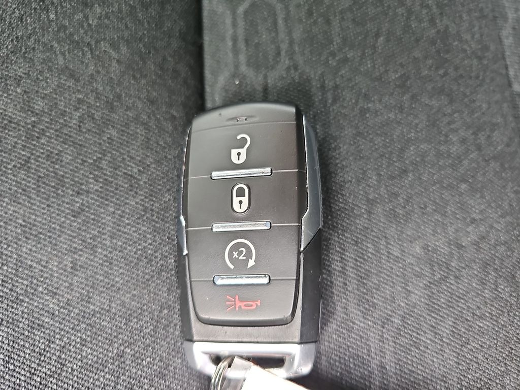 2025 RAM 1500 - Image 32