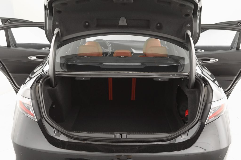 2025 Alfa Romeo Giulia Base - Photo 29