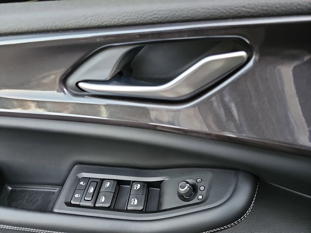 2022 JEEP GRAND CHEROKEE - Image 28