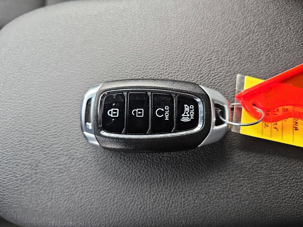 2023 HYUNDAI KONA - Image 32