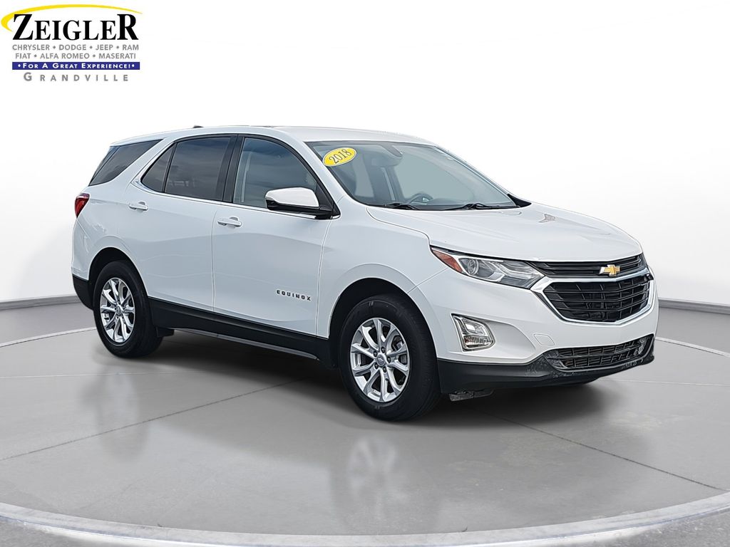 2018 Chevrolet Equinox LT photo 3