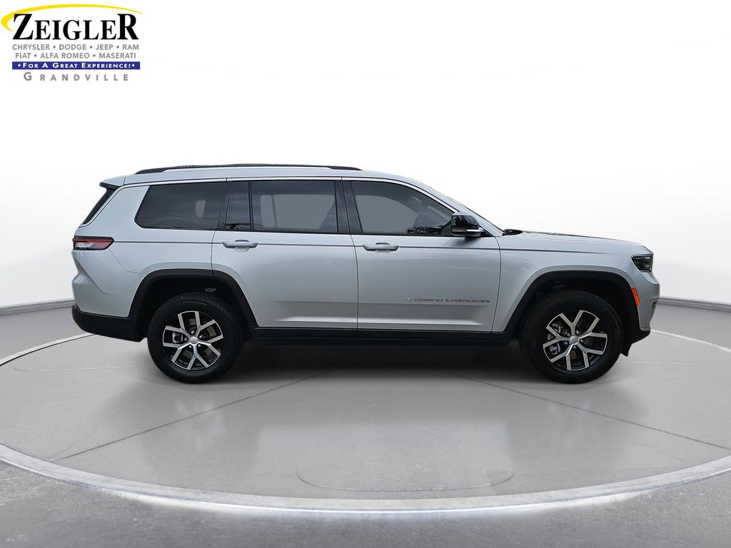 2023 Jeep Grand Cherokee Limited photo 4