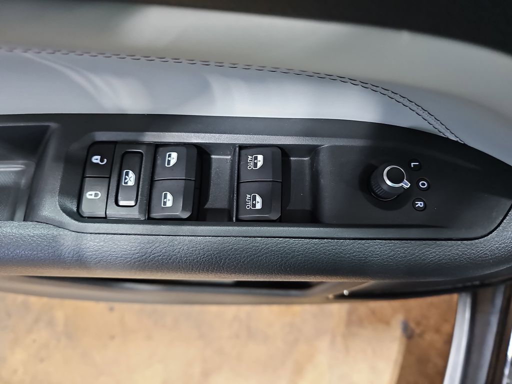 2023 JEEP COMPASS - Image 25