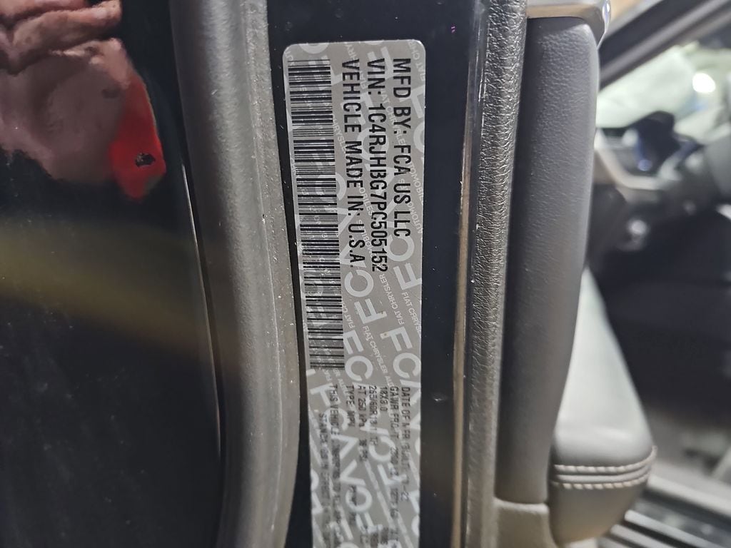 2023 JEEP GRAND CHEROKEE - Image 37