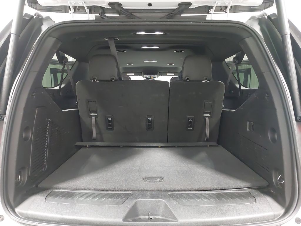 2024 GMC YUKON XL - Image 12