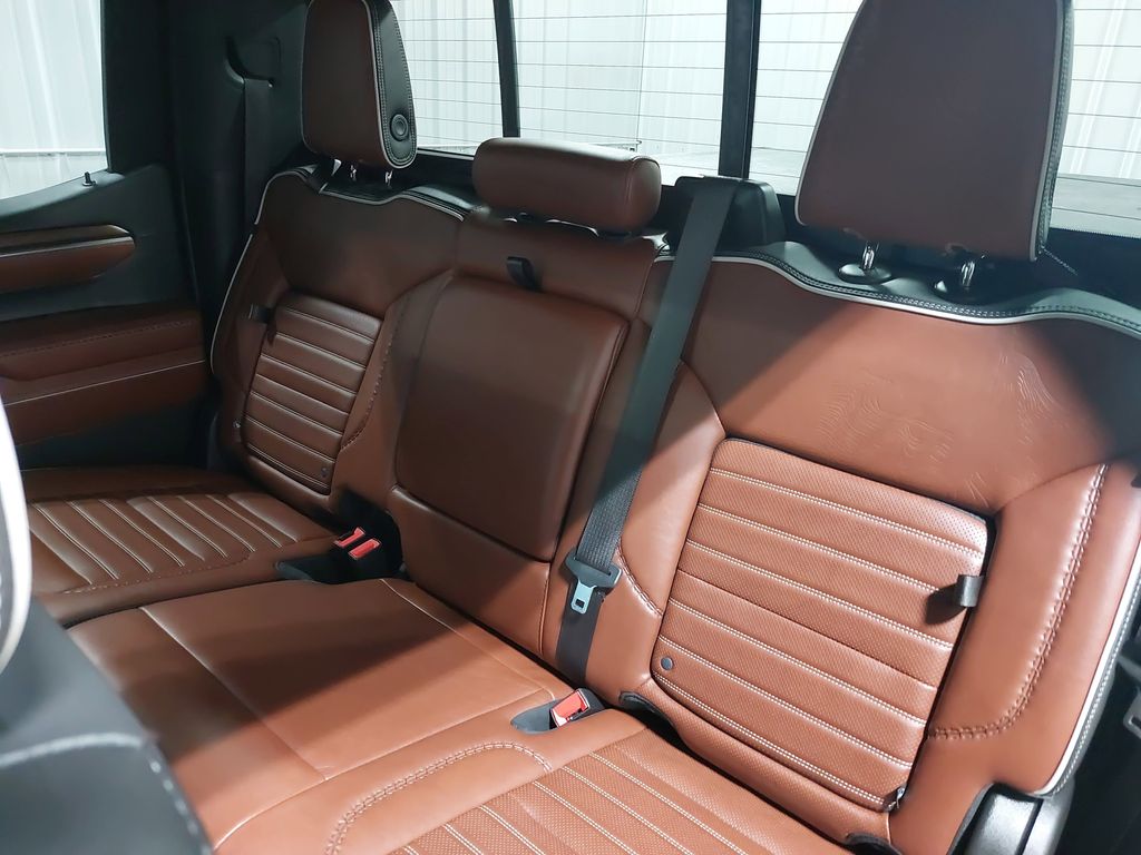 2023 GMC SIERRA - Image 13