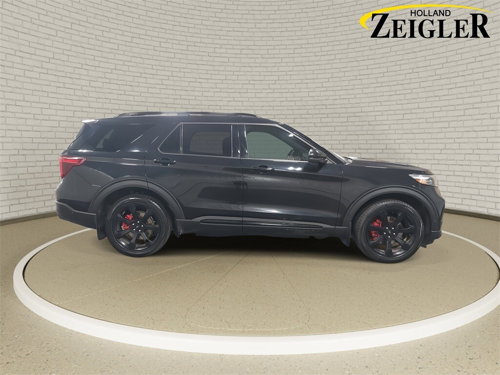 2020 Ford Explorer ST photo 3
