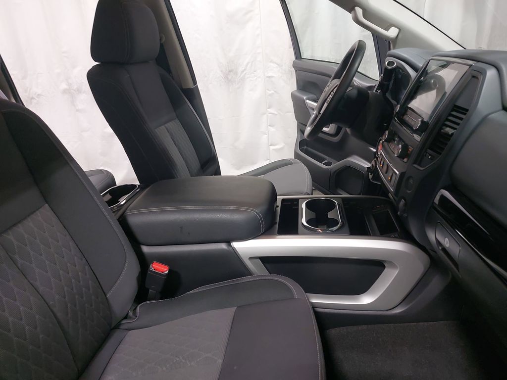 2024 NISSAN TITAN - Image 10