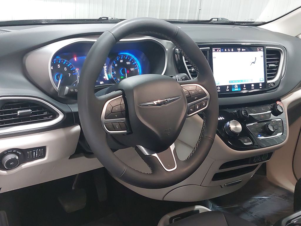 2024 CHRYSLER PACIFICA - Image 18