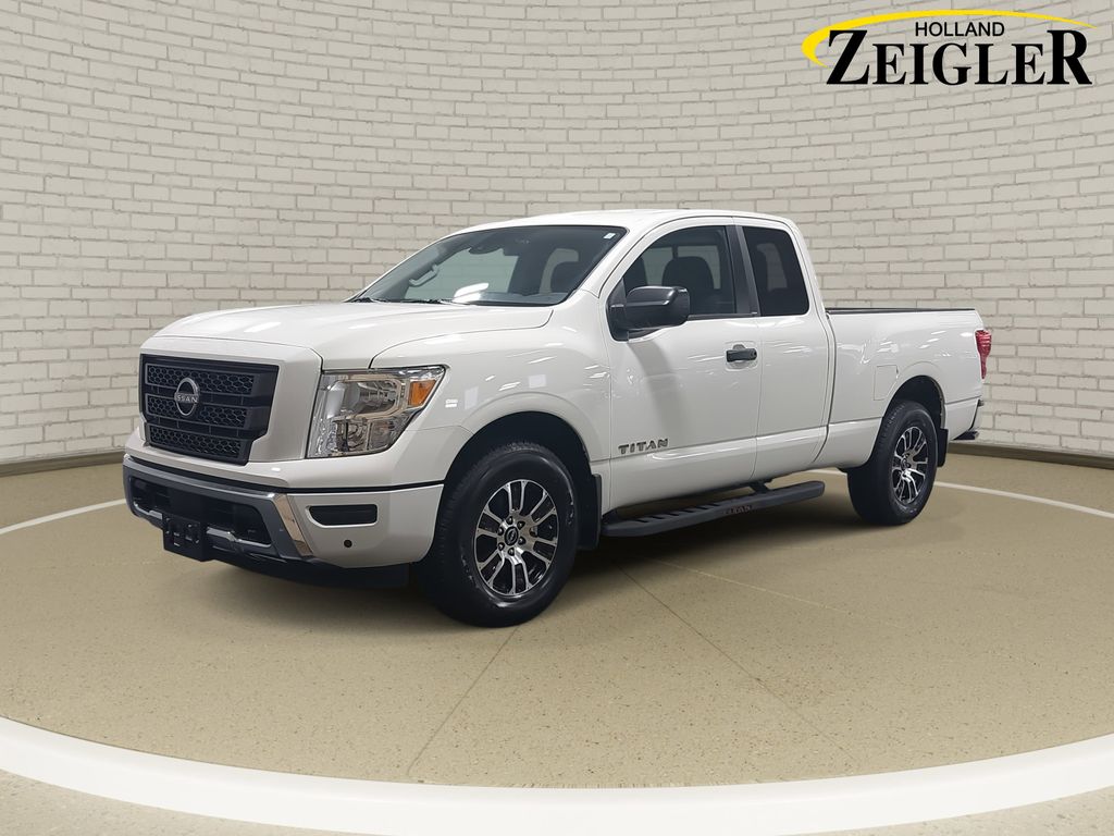 2024 Nissan Titan SV's photo