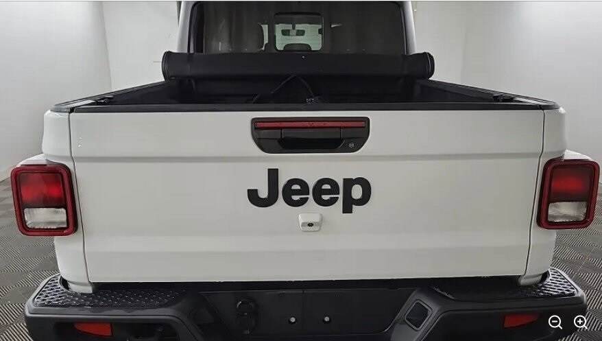 2022 Jeep Gladiator Altitude photo 3