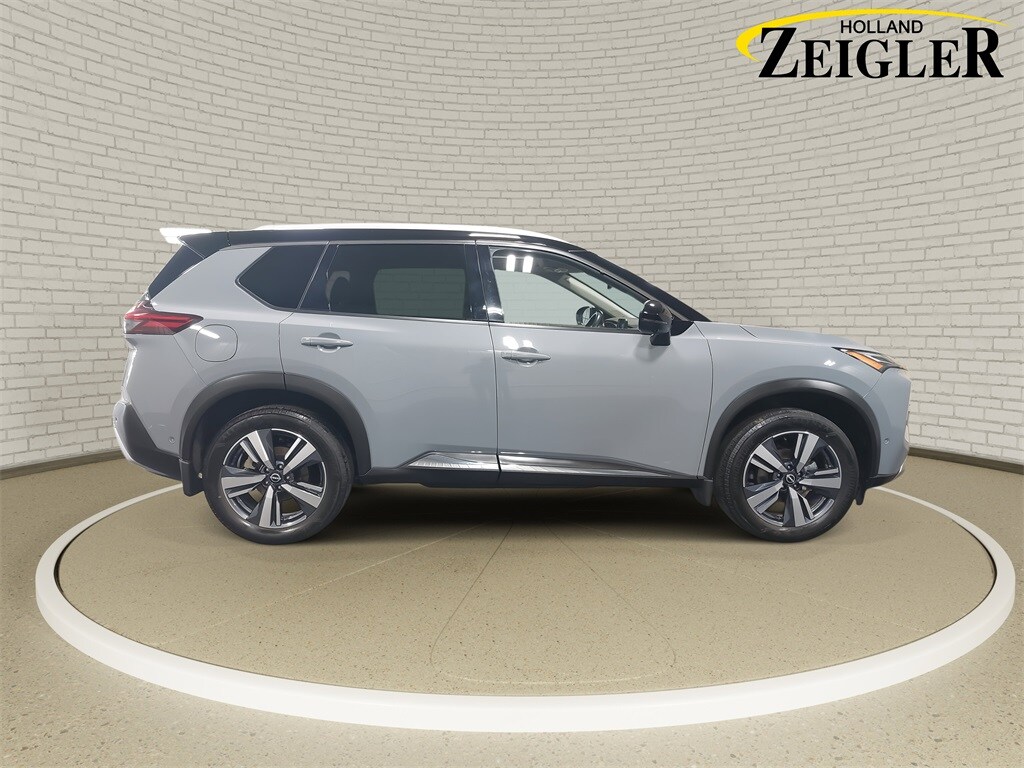 2023 Nissan Rogue Platinum photo 4