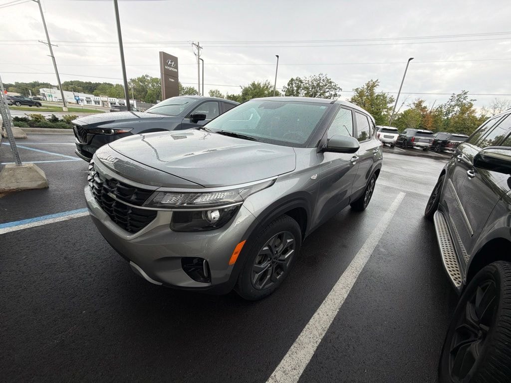 Certified 2024 Kia Seltos LX SUV