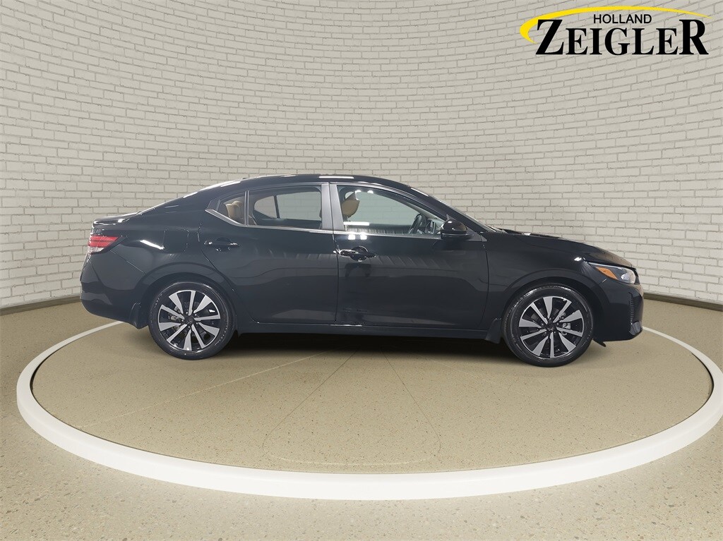2025 Nissan Sentra SV photo 4