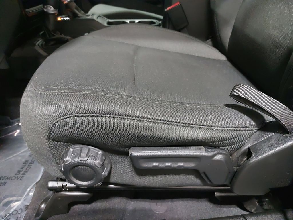 2022 JEEP WRANGLER - Image 28