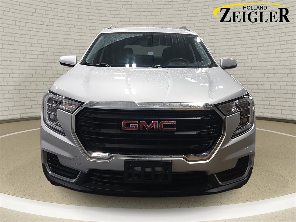2022 Gmc Terrain SLE photo 2