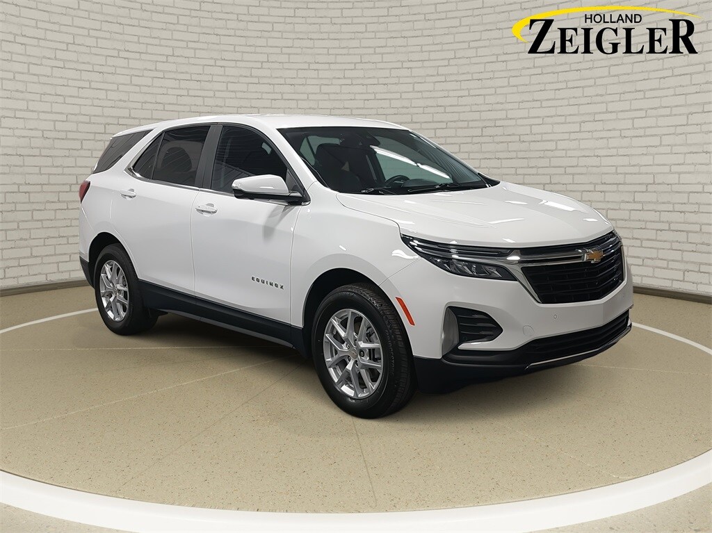 2024 Chevrolet Equinox LT photo 3