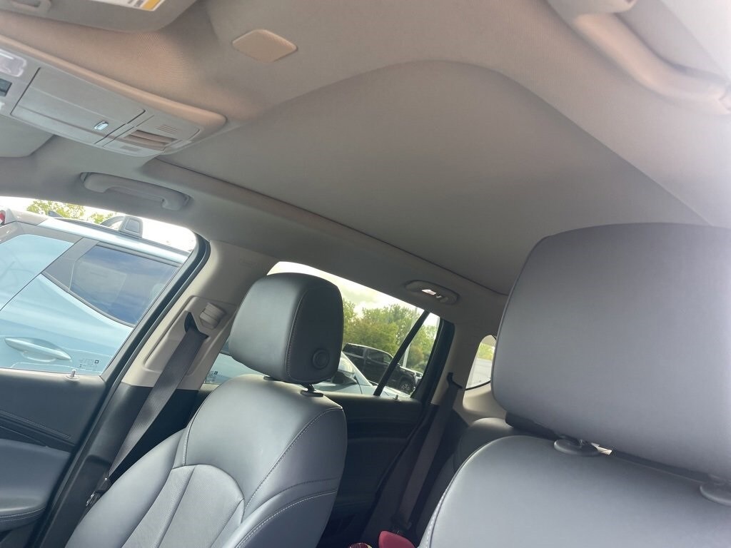 2020 Buick Envision Essence photo 3
