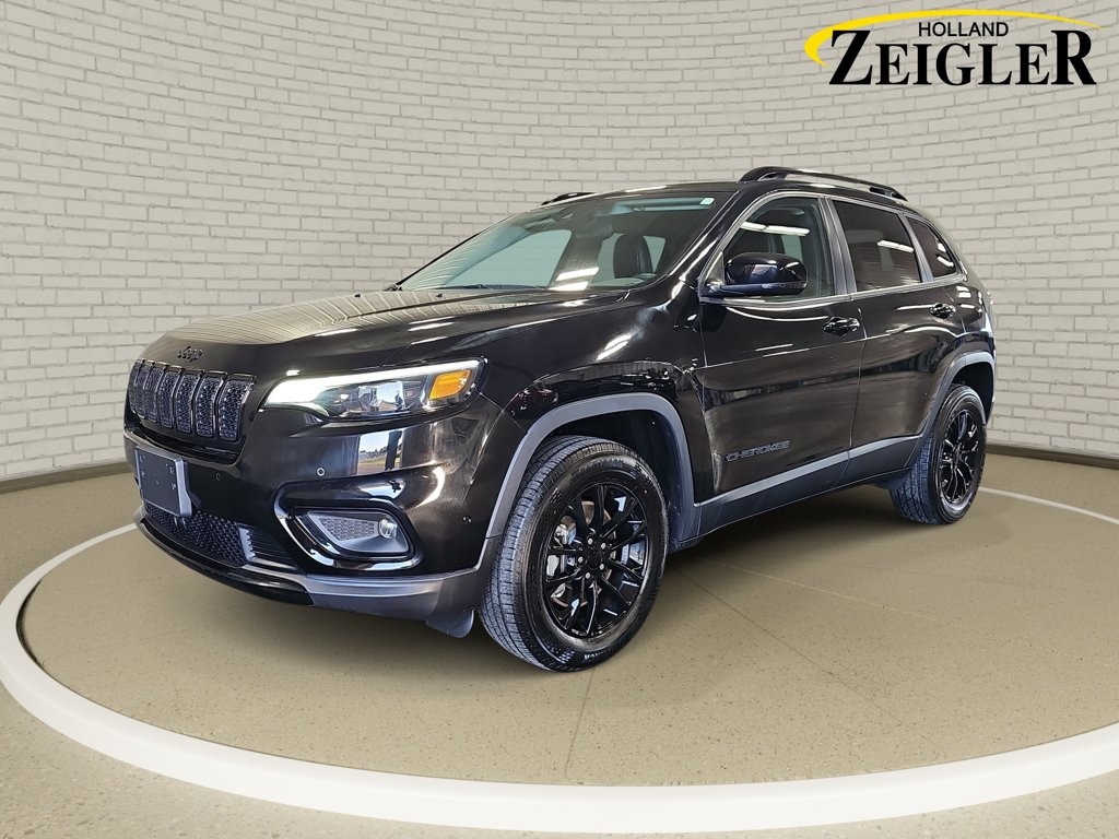 Used 2023 Jeep Cherokee Altitude SUV