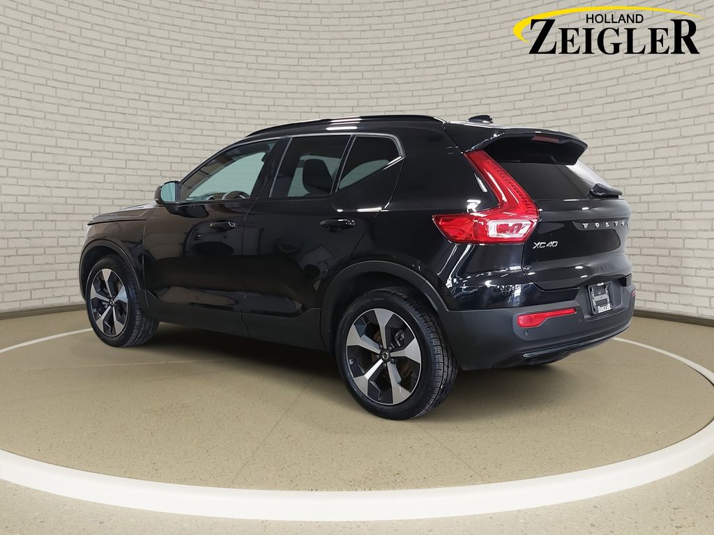 2024 VOLVO XC40 - Image 7