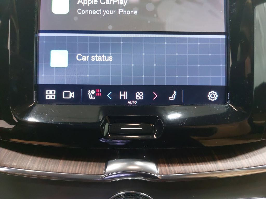 2023 VOLVO XC60 - Image 21