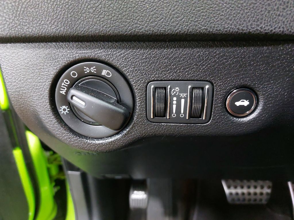 2023 DODGE CHARGER - Image 25