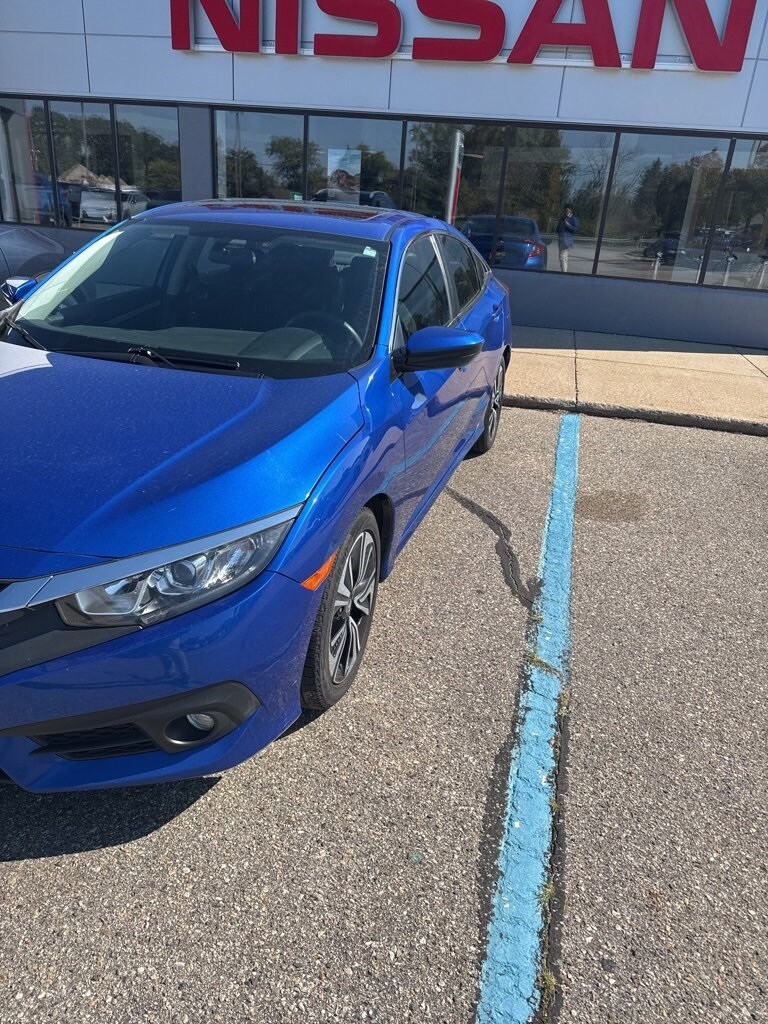 2017 Honda Civic EX-T photo 4