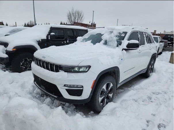 2022 Jeep Grand Cherokee 4xe's photo