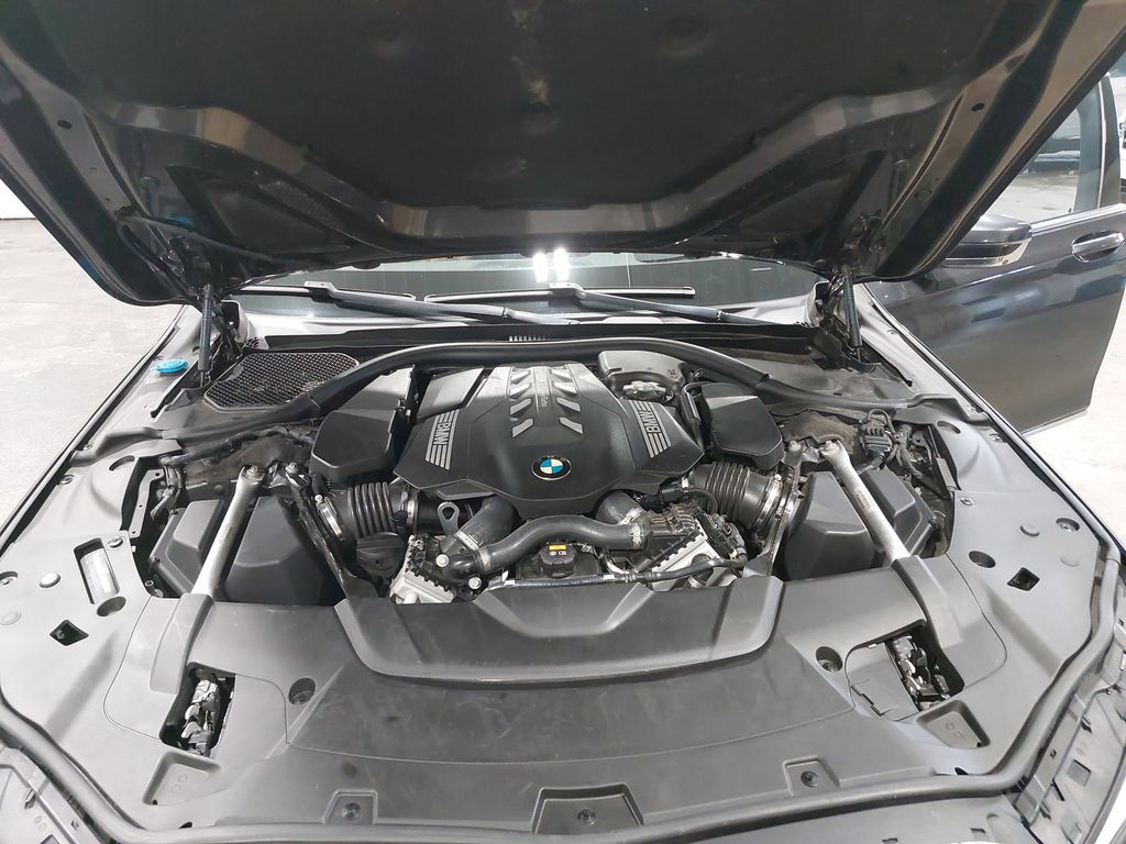 2020 BMW 750I - Image 28
