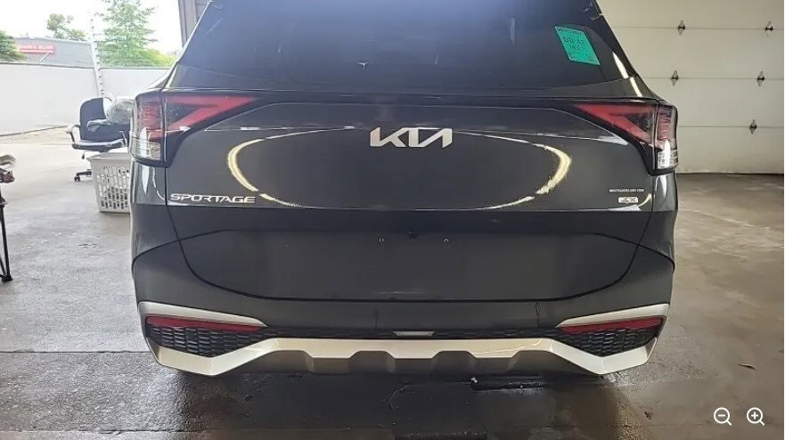 2024 Kia Sportage EX photo 3