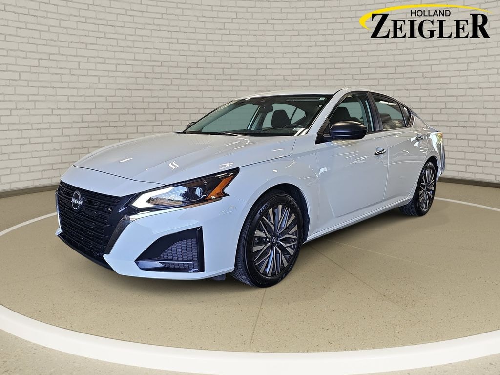 Used 2025 Nissan Altima 2.5 SV Sedan