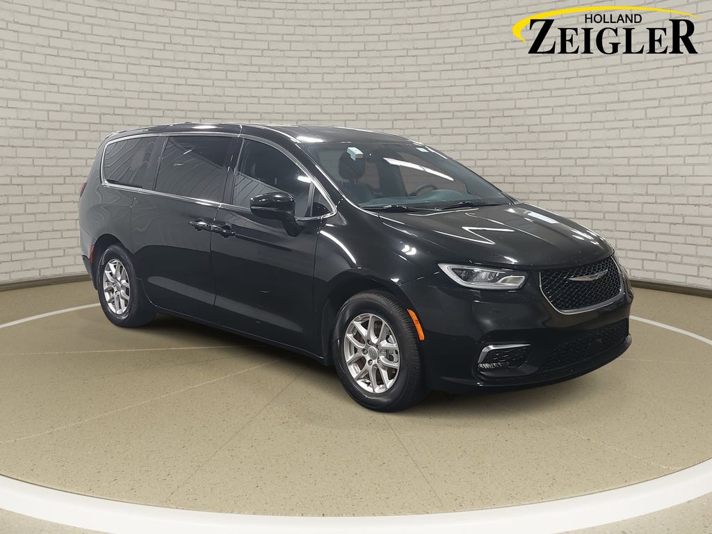 2025 CHRYSLER PACIFICA - Image 3