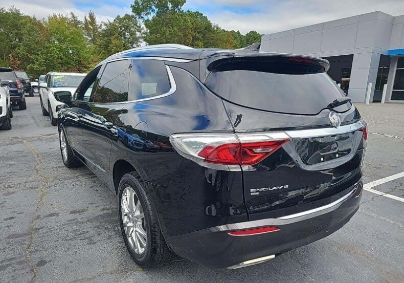 2023 Buick Enclave Essence photo 2