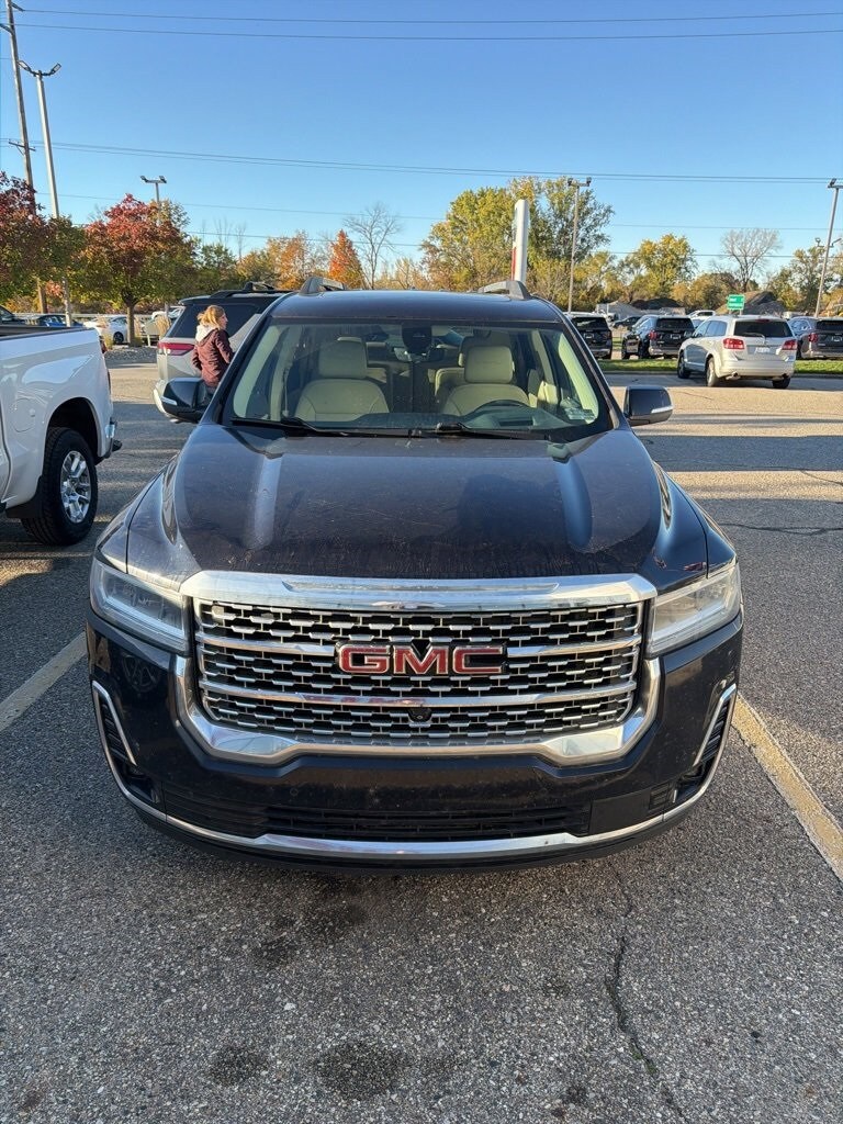 2022 Gmc Acadia Denali photo 2