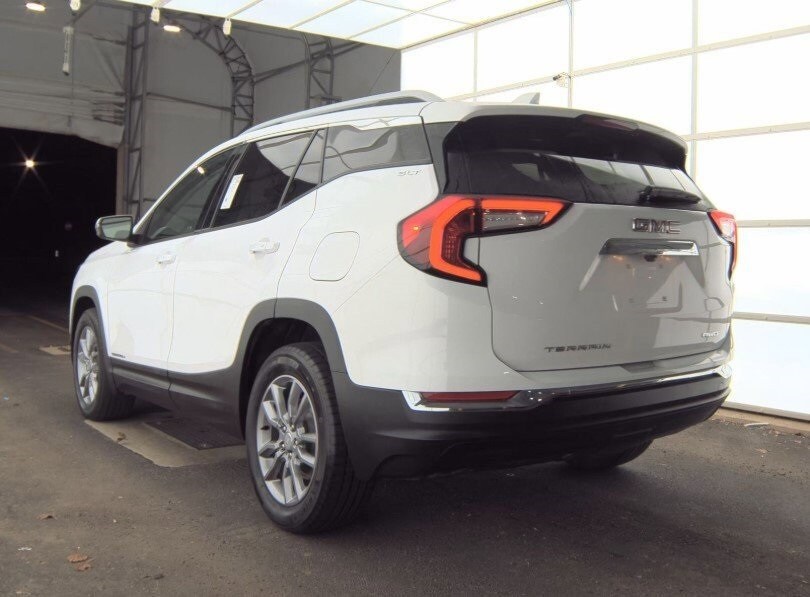 2024 Gmc Terrain SLT photo 3
