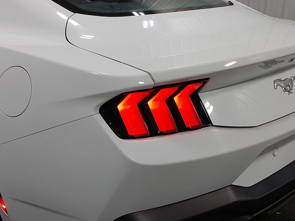 2024 FORD MUSTANG - Image 33