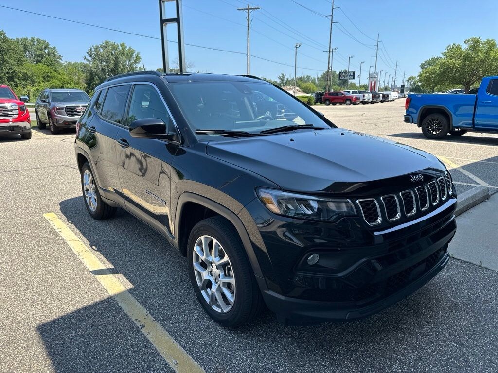 Used 2024 Jeep Compass Latitude Lux SUV