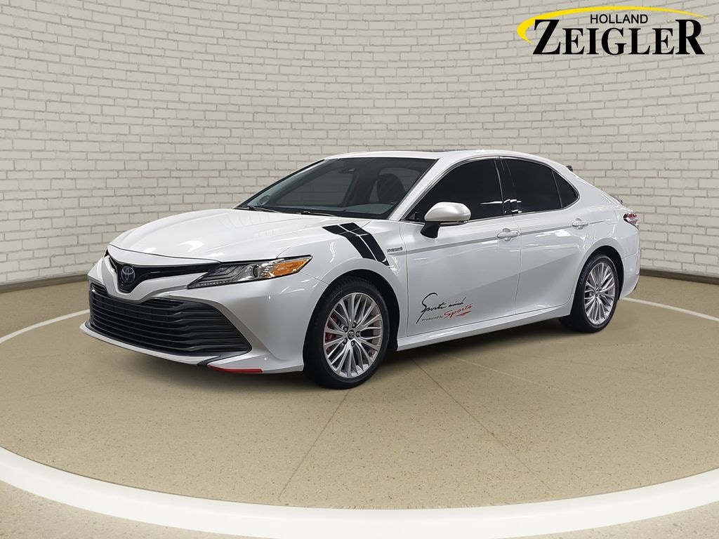 Used 2019 Toyota Camry Hybrid XLE Sedan