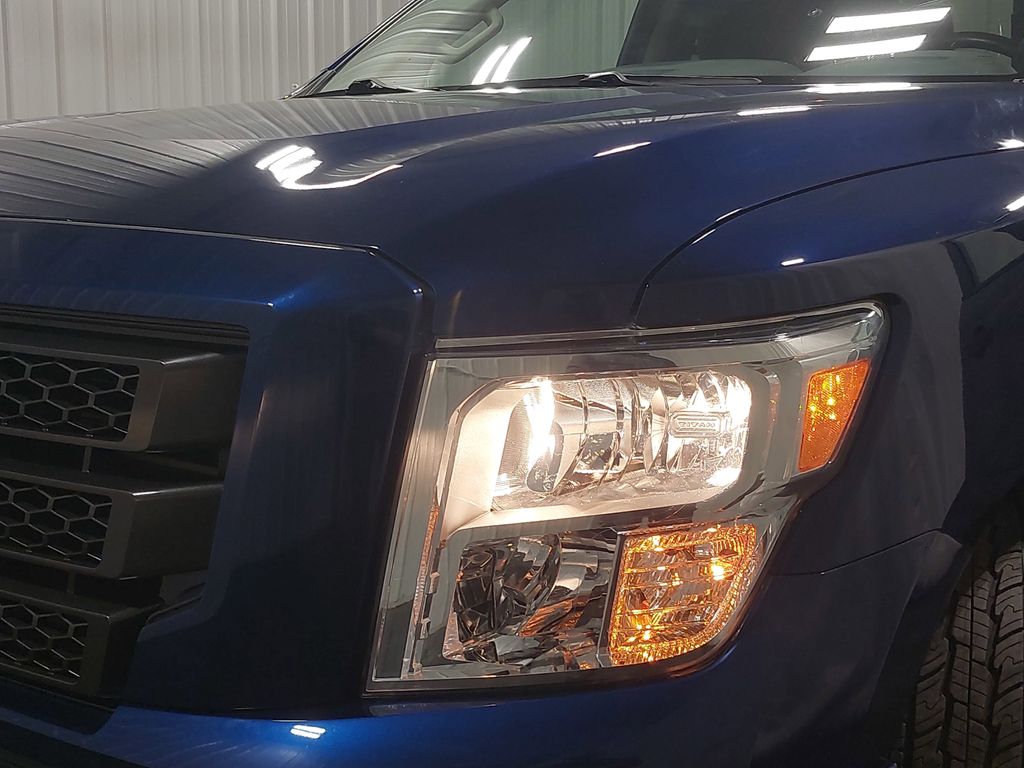 2024 NISSAN TITAN - Image 30