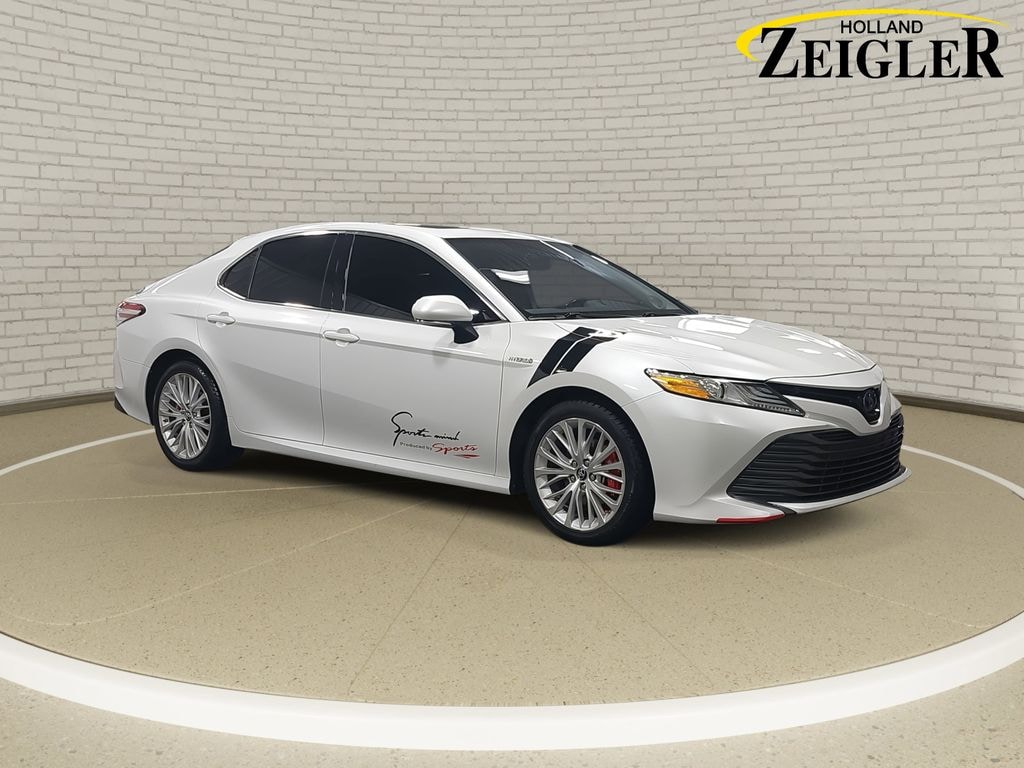 Used 2019 Toyota Camry Hybrid XLE Sedan