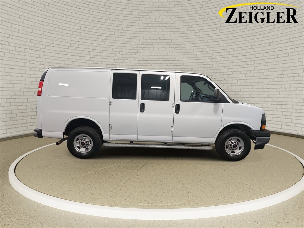 2023 Gmc Savana 2500 Cargo photo 2
