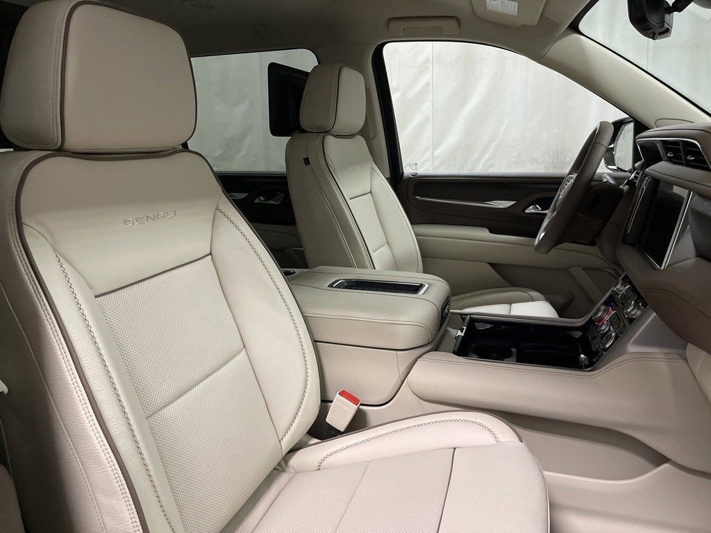 2024 GMC YUKON XL - Image 36
