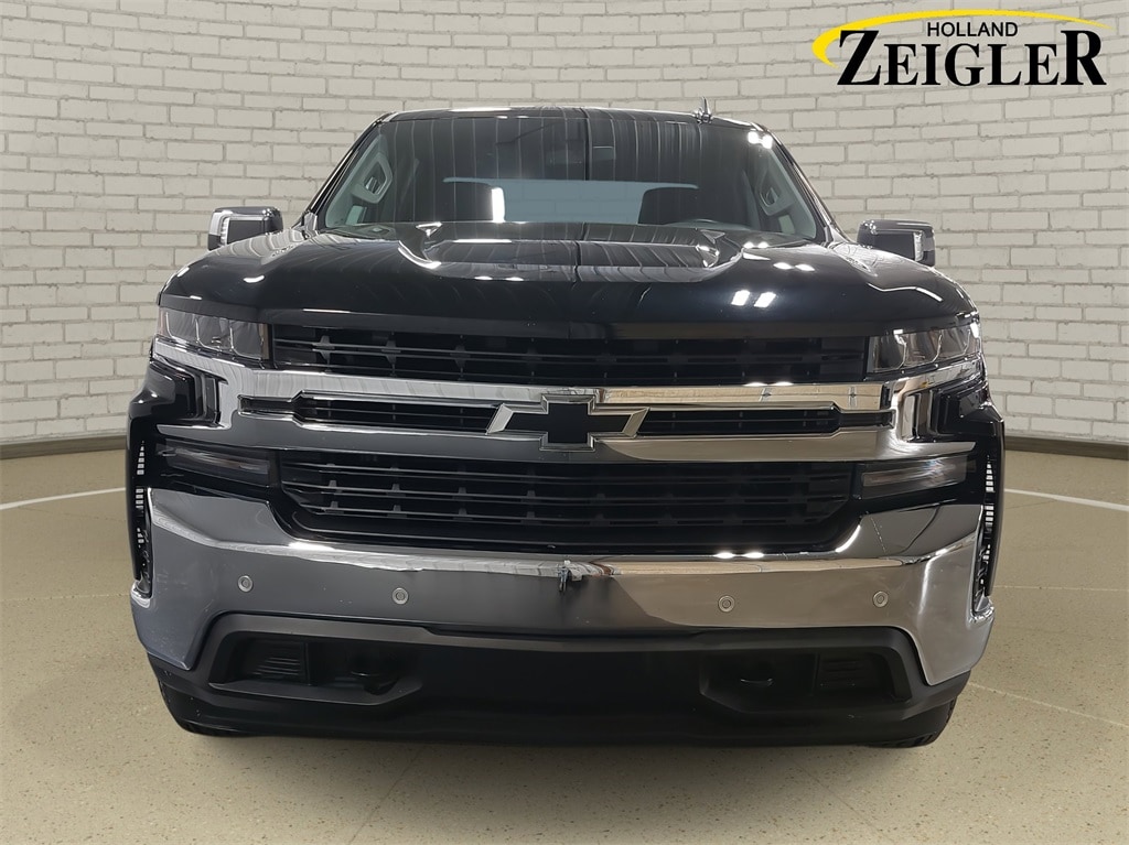 Used 2022 Chevrolet Silverado 1500 Limited LT with VIN 1GCUYDED1NZ221798 for sale in Holland, MI