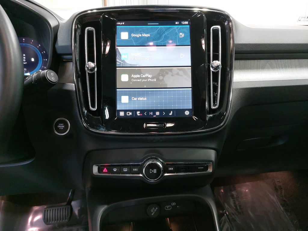 2024 VOLVO XC40 - Image 20